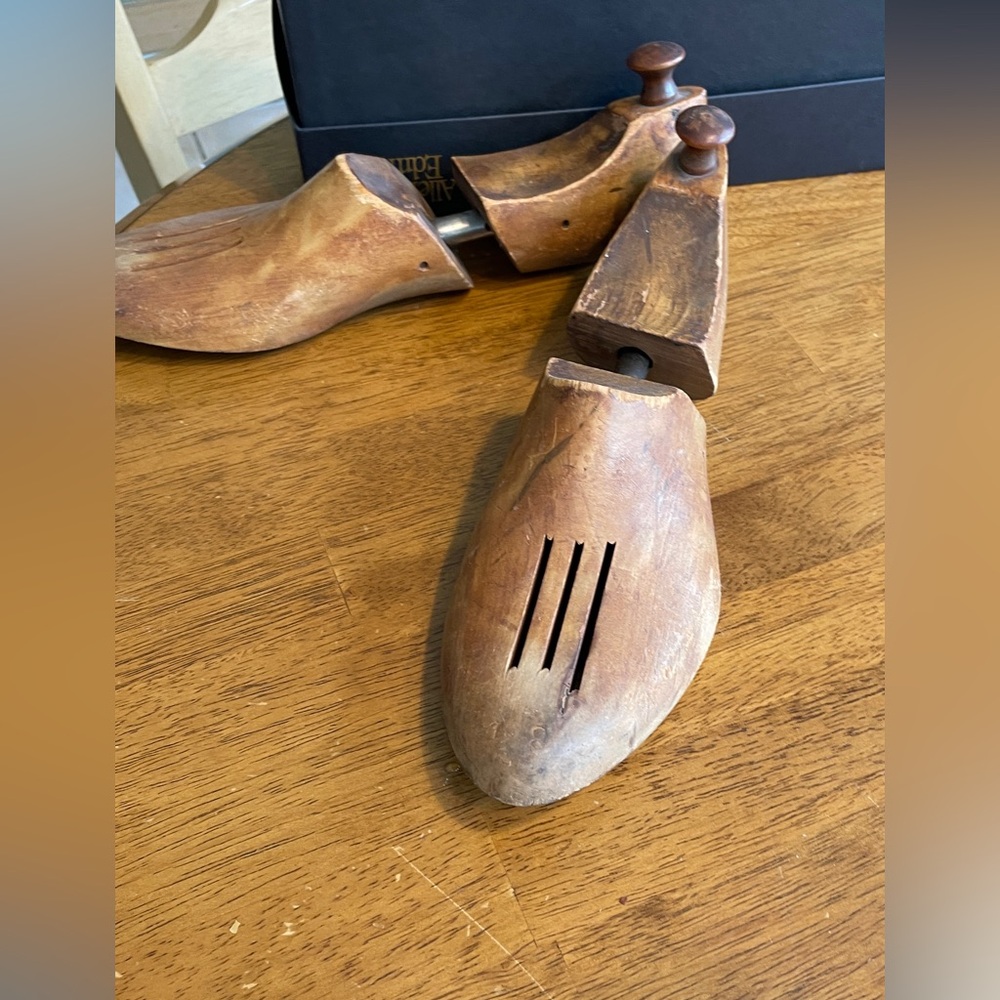 Vintage Wooden Shoe Tree – Brown Men’s Shoe Stretcher